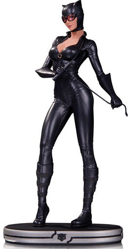 Catwoman-cover-girls-cuir-statue-figurines-edition-limitee-dc-comics