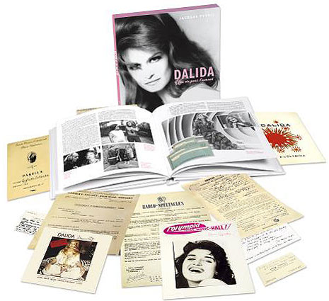 Dalida-une-vie-pour-lamour-livre-memorabilia-2CD-coffret-collector