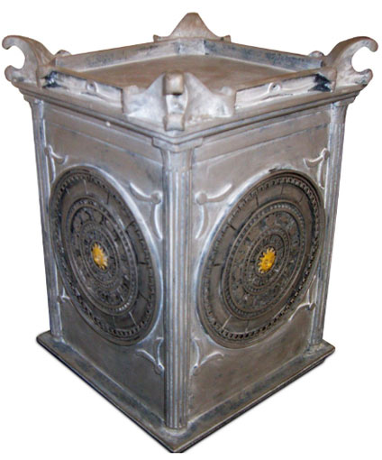 Intégrale chevaliers du Zodiaque édition collector Blu-ray 2017 Horloge chevaliers-zodiaque-coffret-collector-Horlgoge-santuaire-2017